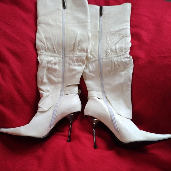Basconi Cream Leather Stiletto Boots, SZ. 37 (6.5) - Picture 2 of 13
